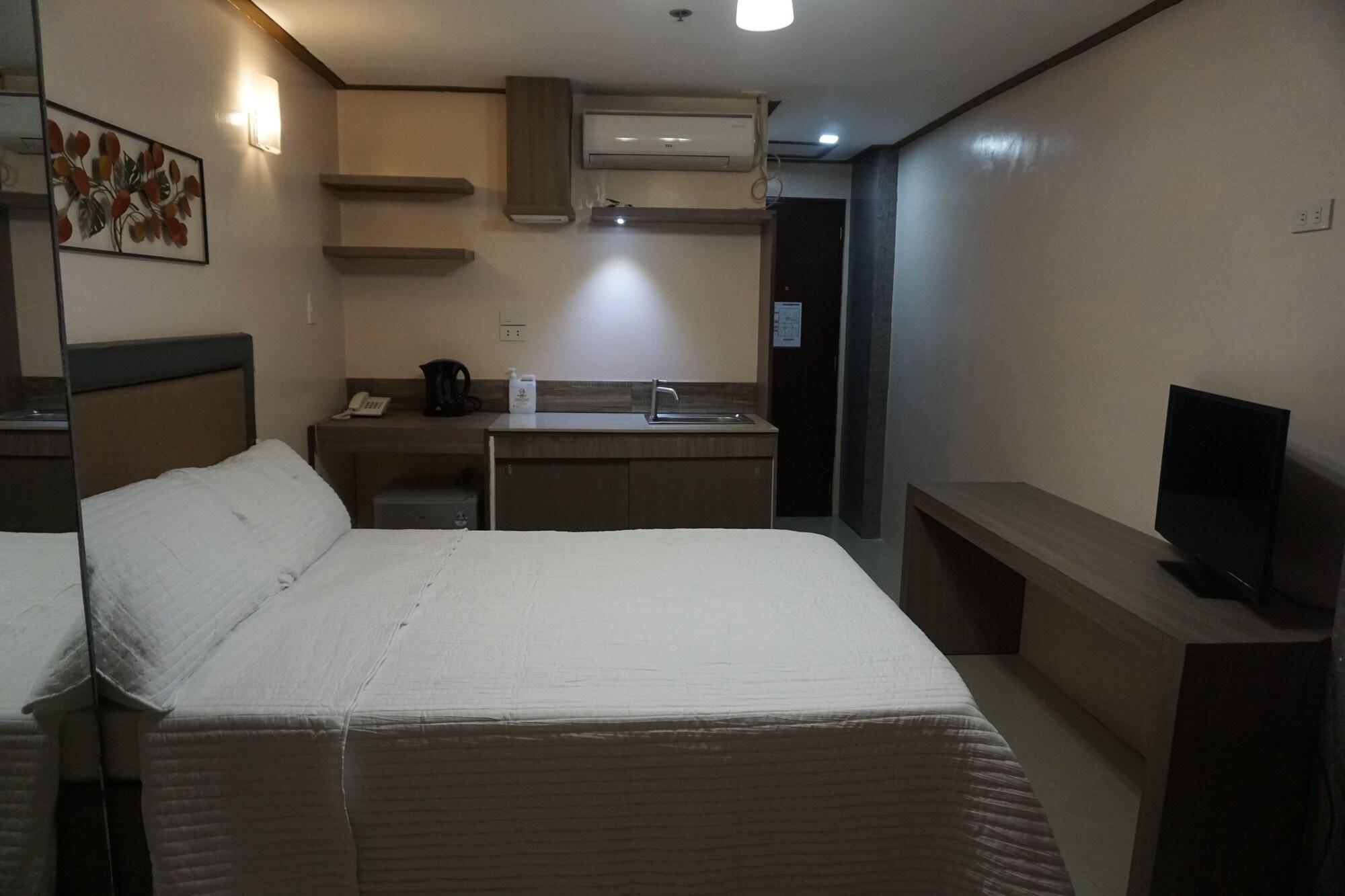 The Shila Philla Hotel マカティ エクステリア 写真