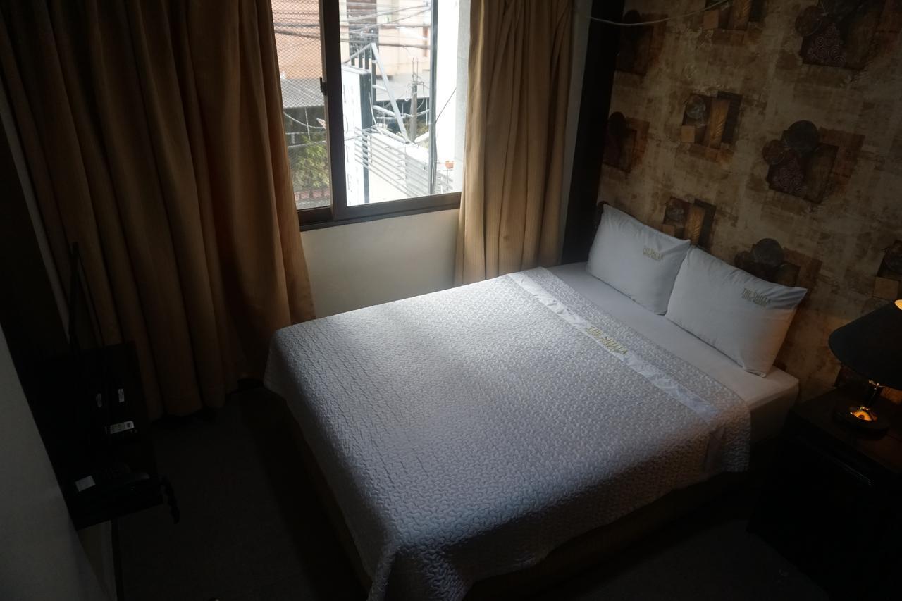 The Shila Philla Hotel マカティ エクステリア 写真