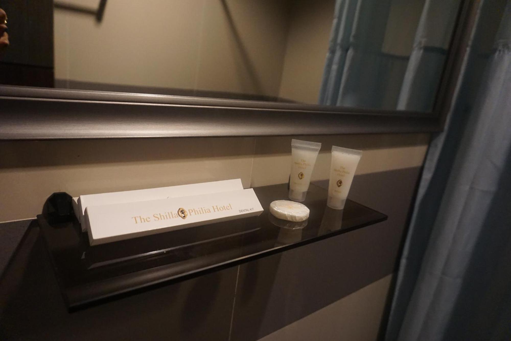 The Shila Philla Hotel マカティ エクステリア 写真