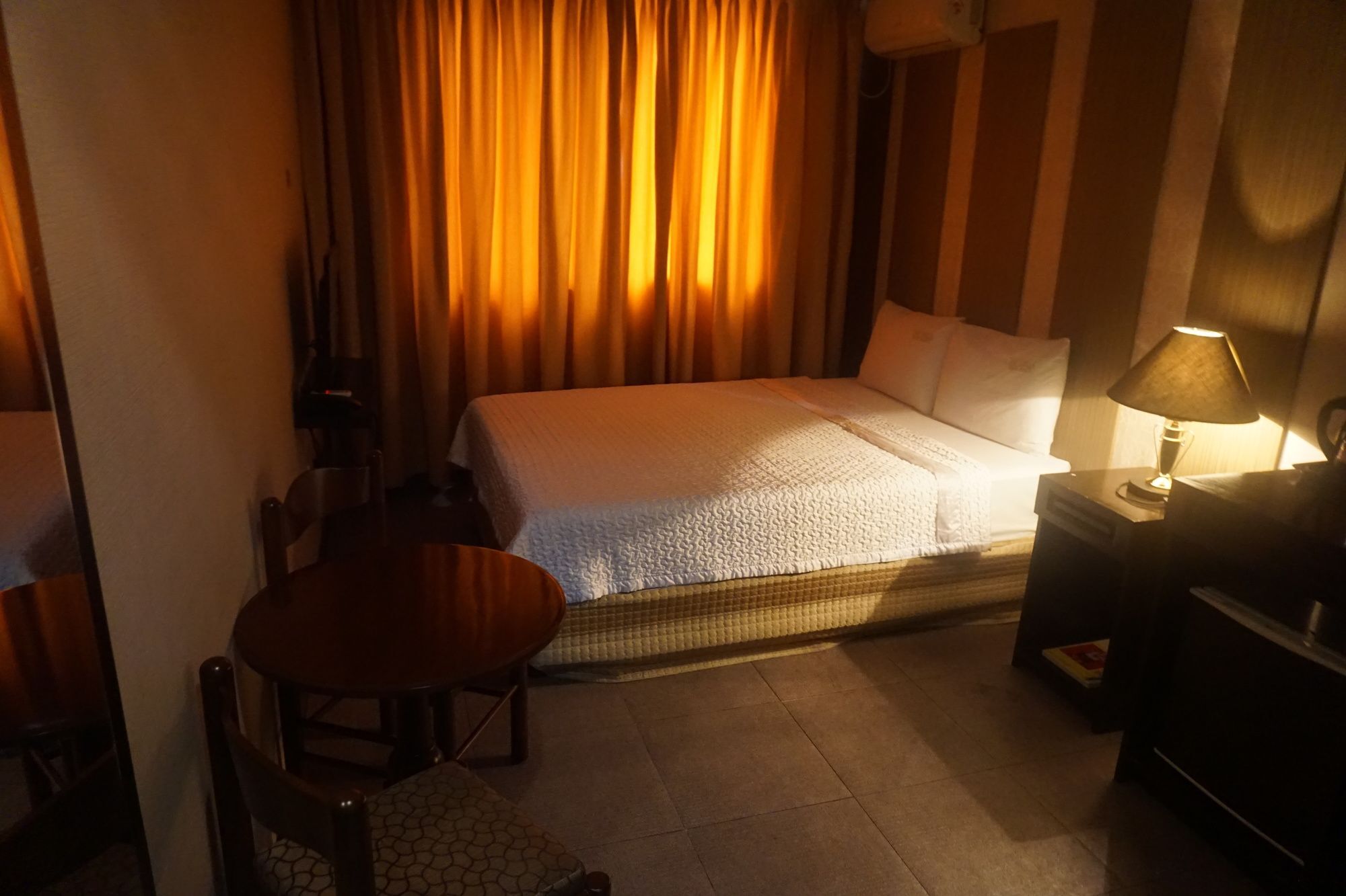 The Shila Philla Hotel マカティ エクステリア 写真