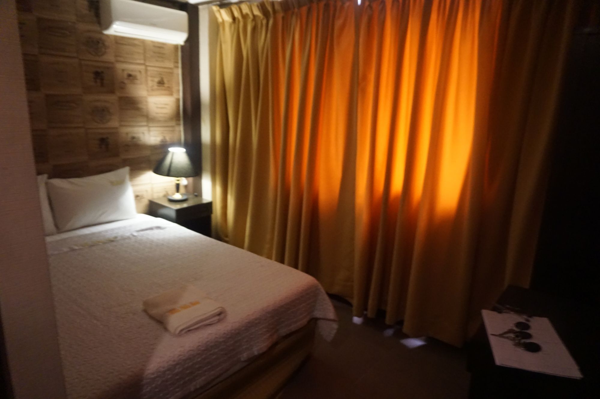 The Shila Philla Hotel マカティ エクステリア 写真