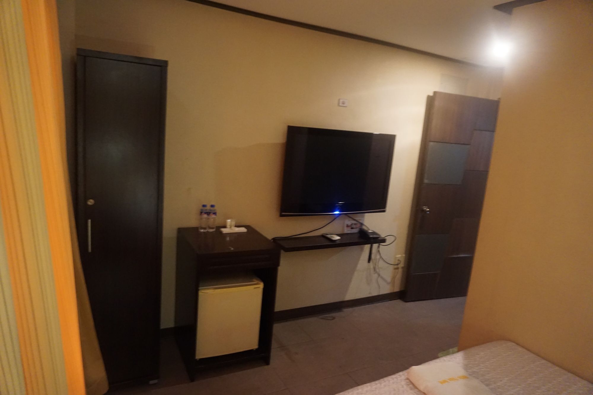 The Shila Philla Hotel マカティ エクステリア 写真